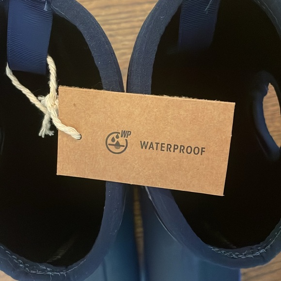 NWT Solarrain Rain boots, big kids size 6 - Picture 11 of 14